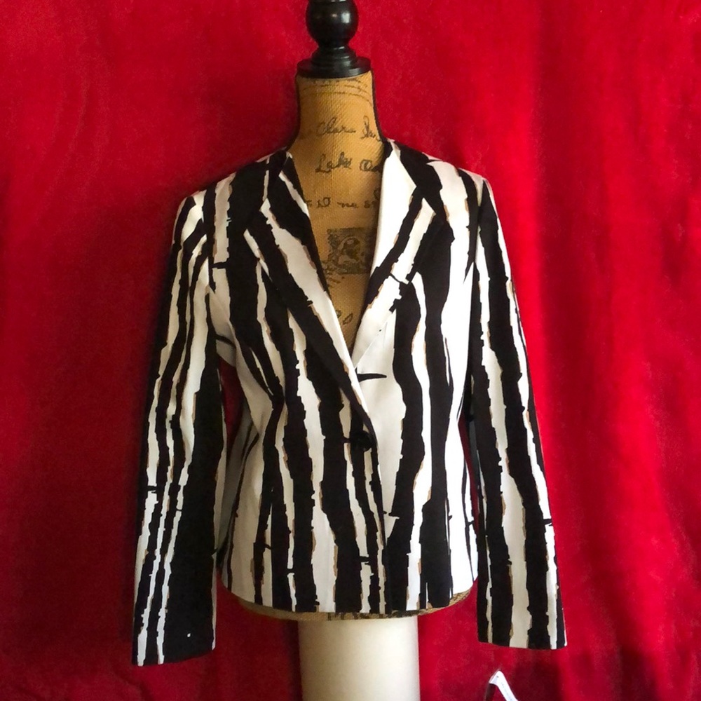 NWT Beautiful Jones Studio Separates Blazer Size 10 by Dressbarn